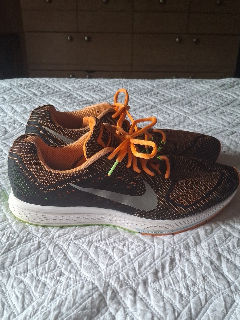 Nike Air Zoom Structure 18 l Men 10.5 Shoes with Orange Laces and Lime Accents